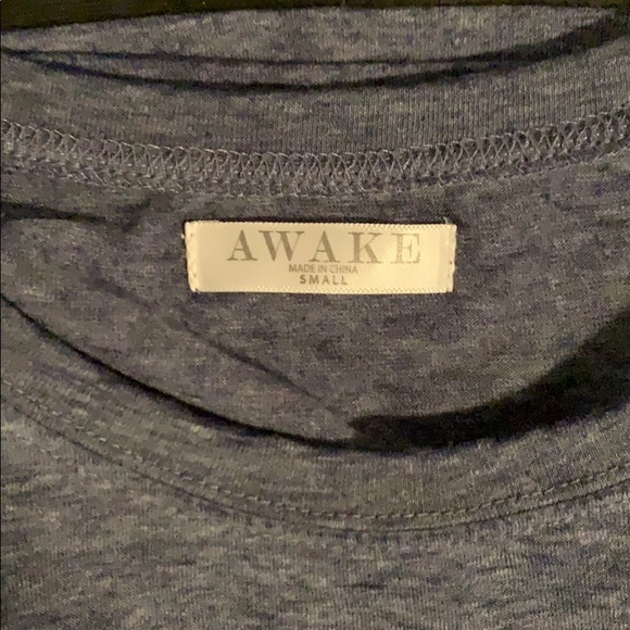 Basic Tee 💙 - Picture 3 of 4